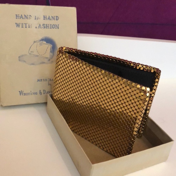 VINTAGE Handbags - Beautiful vintage gold mesh wallet in box
